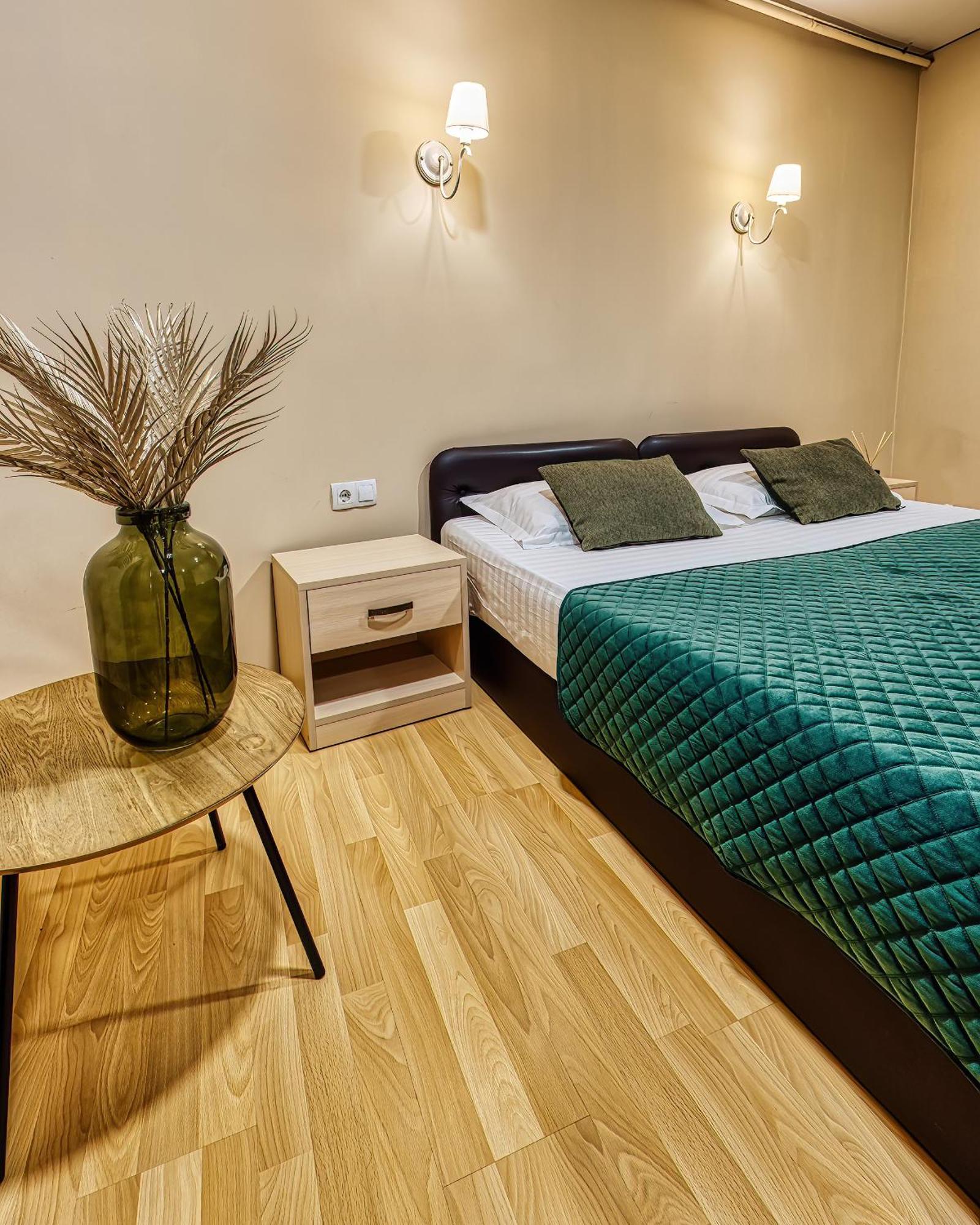 Sv Hotel, Restaurant & Airport Parking Todiresti  Екстериор снимка